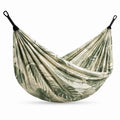Hängematte 270 x 150 cm aus Polyester Grün Creme mit Blattmuster für Garten und Balkon
